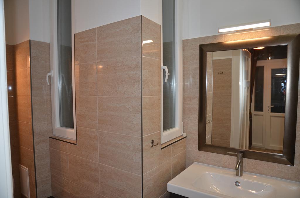 Vaci Street Downtown Apartments بودابست الغرفة الصورة