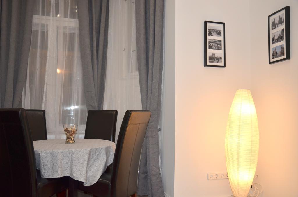 Vaci Street Downtown Apartments بودابست الغرفة الصورة